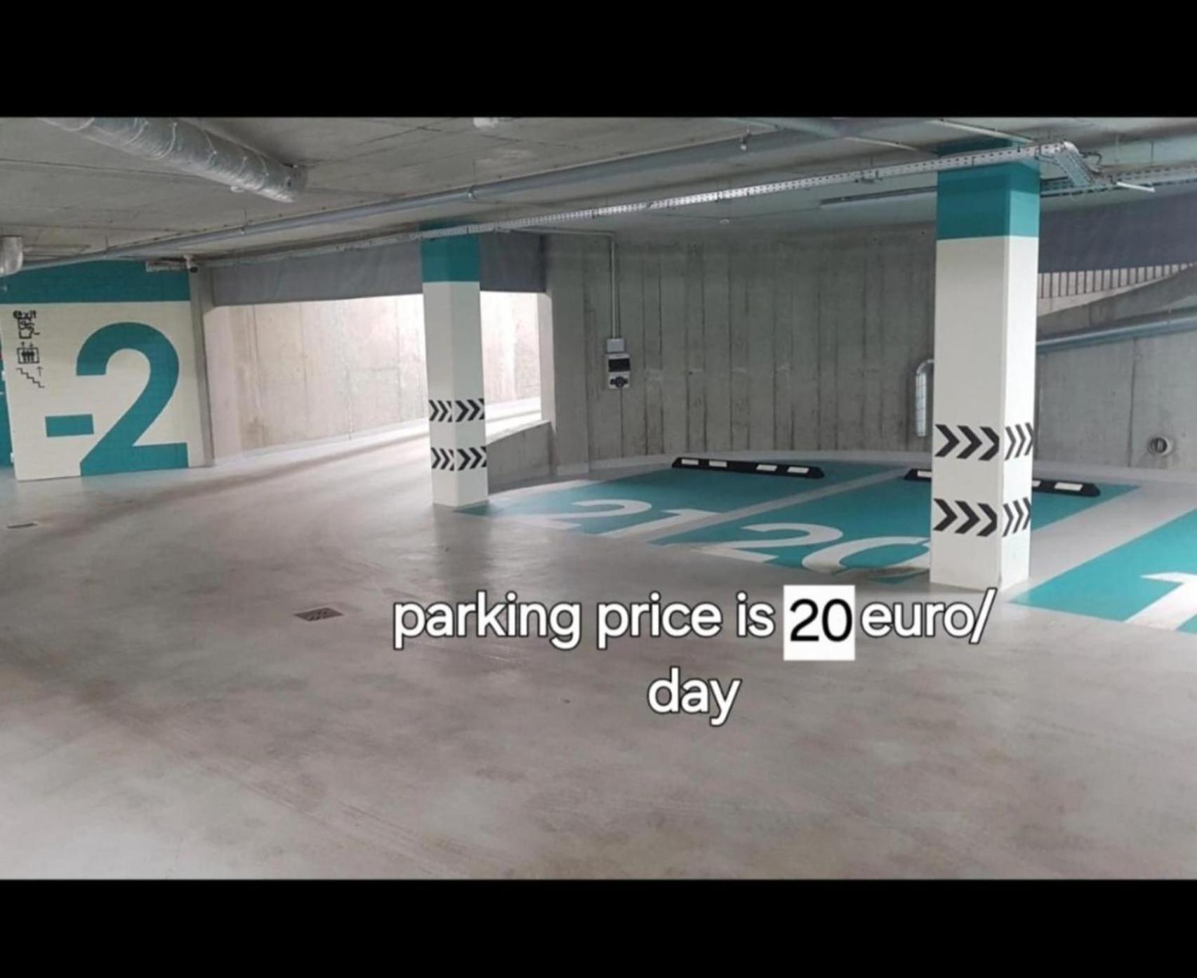 Happy Inn Classical Style, Self Check-In, Parking In The Underground Garage VNO Kültér fotó
